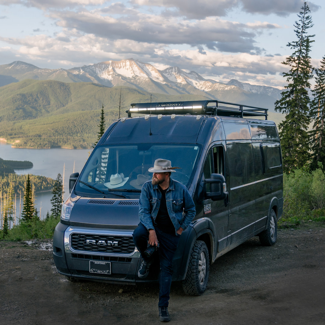 StellantisFleet's tweet photo. Travel photographer @andyaustinphoto made a name for himself capturing the beauty of the outdoors with the help of his #RamProMaster. Follow along on his next adventure at https://t.co/c5R3oaa3za https://t.co/OQGgxoKj6u