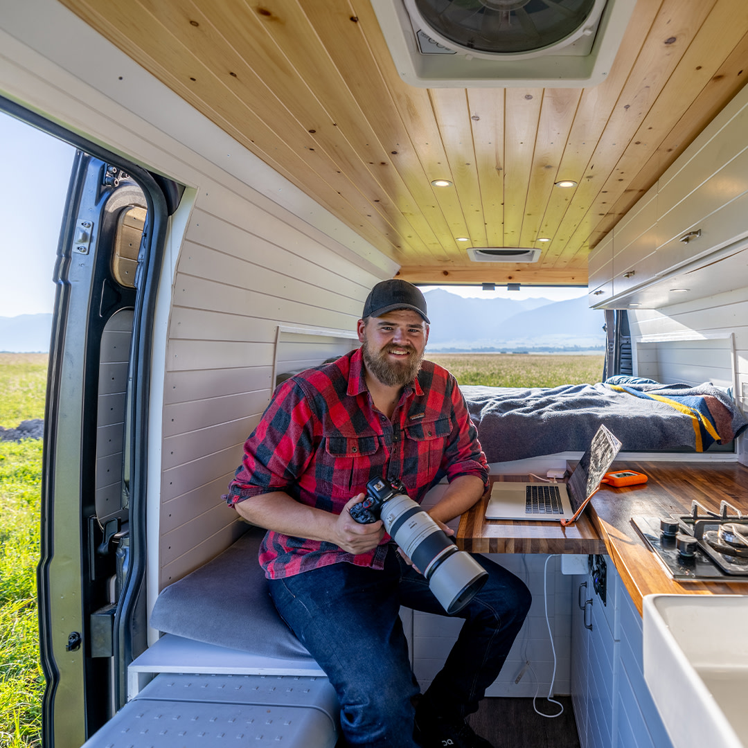 StellantisFleet's tweet photo. Travel photographer @andyaustinphoto made a name for himself capturing the beauty of the outdoors with the help of his #RamProMaster. Follow along on his next adventure at https://t.co/c5R3oaa3za https://t.co/OQGgxoKj6u