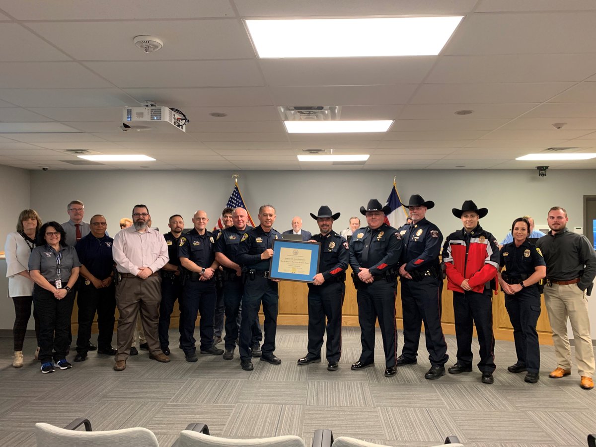 BeltonPolice's tweet photo. Chief Ellis had the honor of presenting @CovePolice   with their TPCA Accreditation certificate last night. We’ve been blessed to work with them sharing best practices and policing models. CCPD is the 189th recognized agency, putting them among the elite 7%. https://t.co/wKIYmHhC79