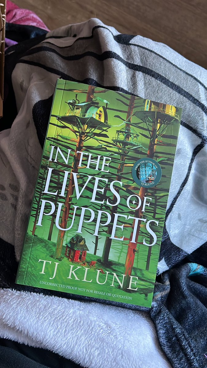 Thank you so much @BlackCrow_PR and @UKTor 😍😍 It’s so gorgeous!! I can’t wait to get stuck in!! #InTheLivesofPuppets @tjklune