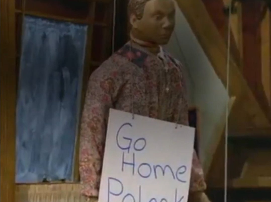 DelToroTime's tweet photo. @KillByKillPod Not the one where Mork accidentally joins a white supremacist organization and they trash their home and hang Mindy in effigy? https://t.co/8wnoHhi2rb