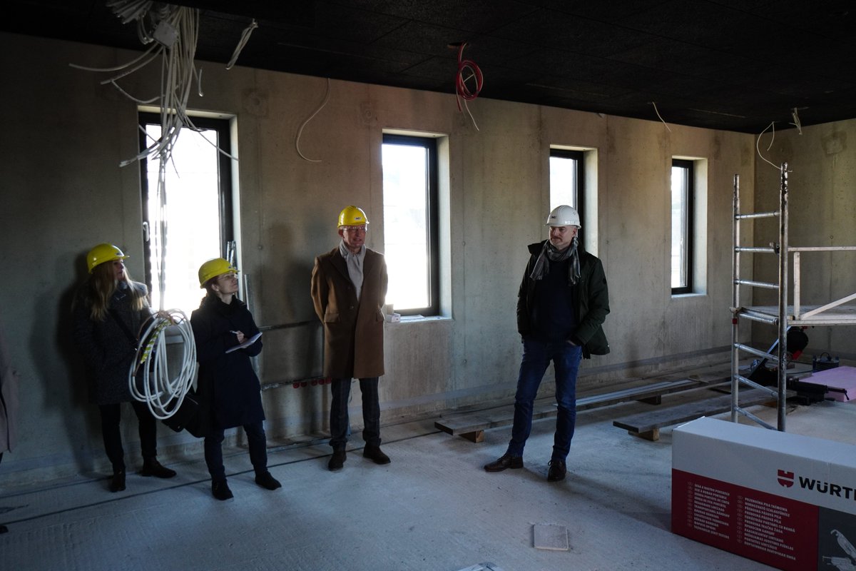 Die Arbeiten am neuen Verbindungsbau zwischen #EngelsHaus und Museum für Frühindustrialisierung schreitet voran! Gestern wurde bei einer Pressekonferenz ein erste Blick in das energetische, barrierefreie #Besucherzentrum der Zukunft geworfen. Im 4. Quartal soll es fertig sein.☺️