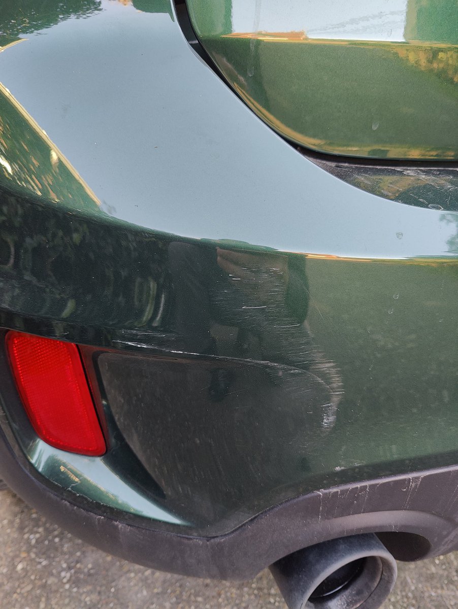 ToemkeWTM's tweet image. Aan de chauffeur van de wagen op de invalideparking achter ons op de Veemarkt in #Diest. Bedankt, ik wens u hetzelfde. #hitandrun #degoutant