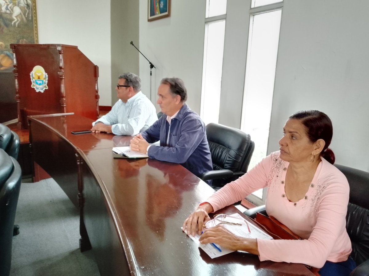 Carlitoscomunik's tweet photo. #Feb07 sesión Ordinaria 8 @cleanzoategui_ Acuerdos, Natalicio General Ezequiel Zamora,228 años nacimiento del Gran Mariscal de Ayacucho Antonio José de Sucre,31 años del por Ahora del Comandante Chávez @jorgerpsuv @andresmarquez07 @FilibertoPSUV @PartidoPSUV https://t.co/0MFen8DaKB
