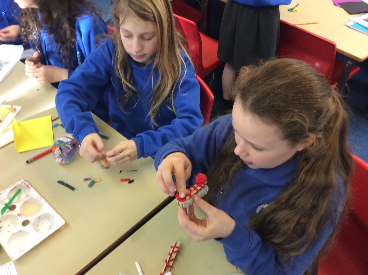 HartfordPrimary's tweet photo. #6CB are working hard to complete their very unique chairs https://t.co/Ndgk8JoGlq