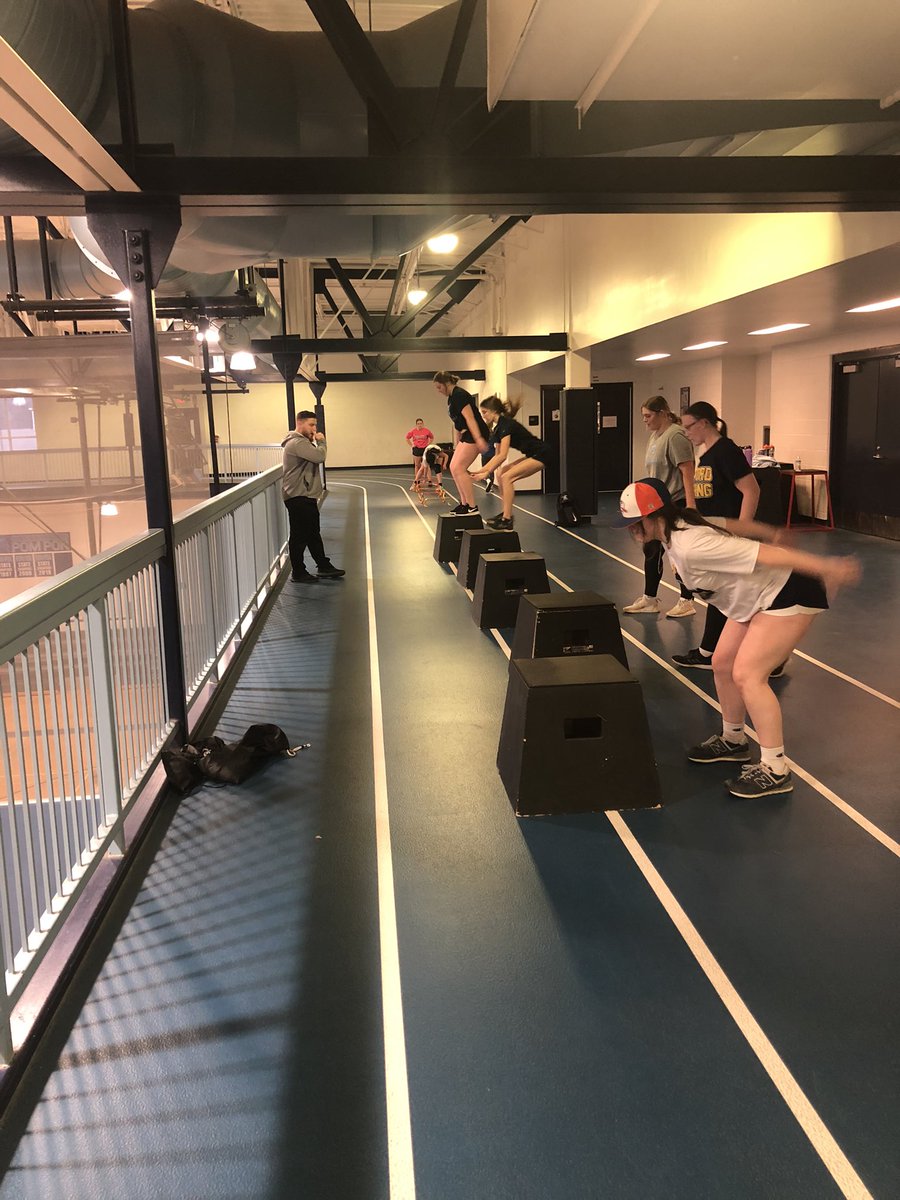 HanniganCoach's tweet photo. Absolutely CRUSHED IT yesterday at conditioning!💪💪💪Check your emails regarding NEW Hitting times for this Saturday- 8:30,9:15,10,10:45am.  #T46 #LOCKIN @Spartans_SHS https://t.co/pbgD5f3MP7