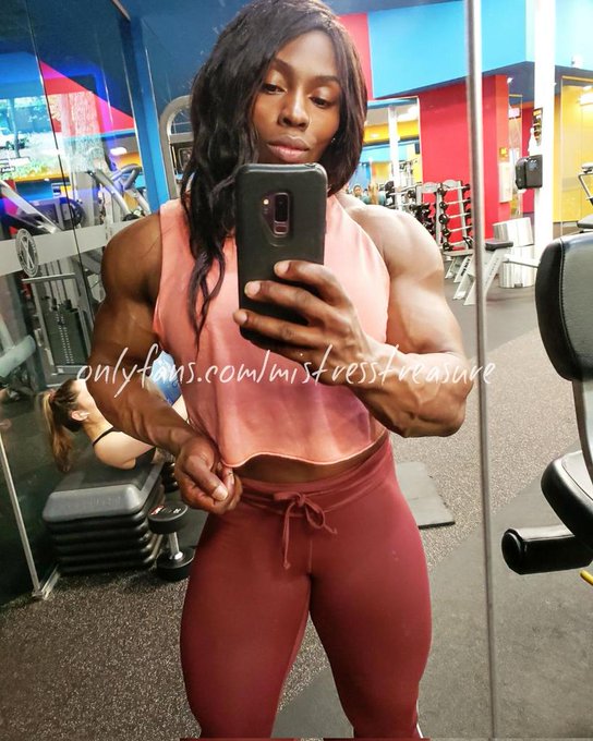 Opportunities often get missed cause its dressed as work... #staytunned #ohwell #femalebodybuilder #ebonyfitness