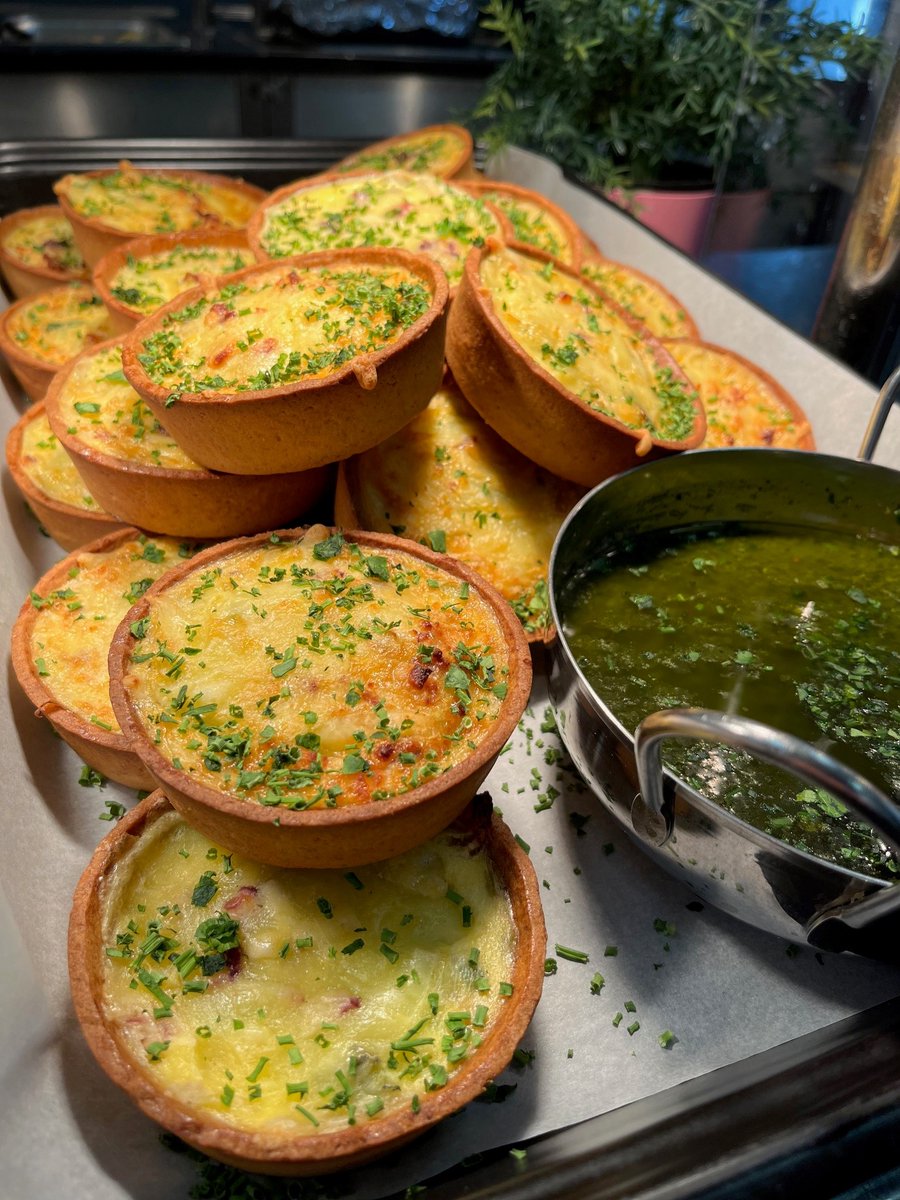 HurstCFood's tweet photo. Or something lighter?
-Smoked Haddock & Mozzarella Fishcakes with Tomato Chutney
-Leek, Cranberry and Wensleydale Tarts with Chimichurri #WeAreHurst #DelishFish #WensleydaleCheese @IndiesSodexo @natdavies1973 https://t.co/jFLa5hhAee
