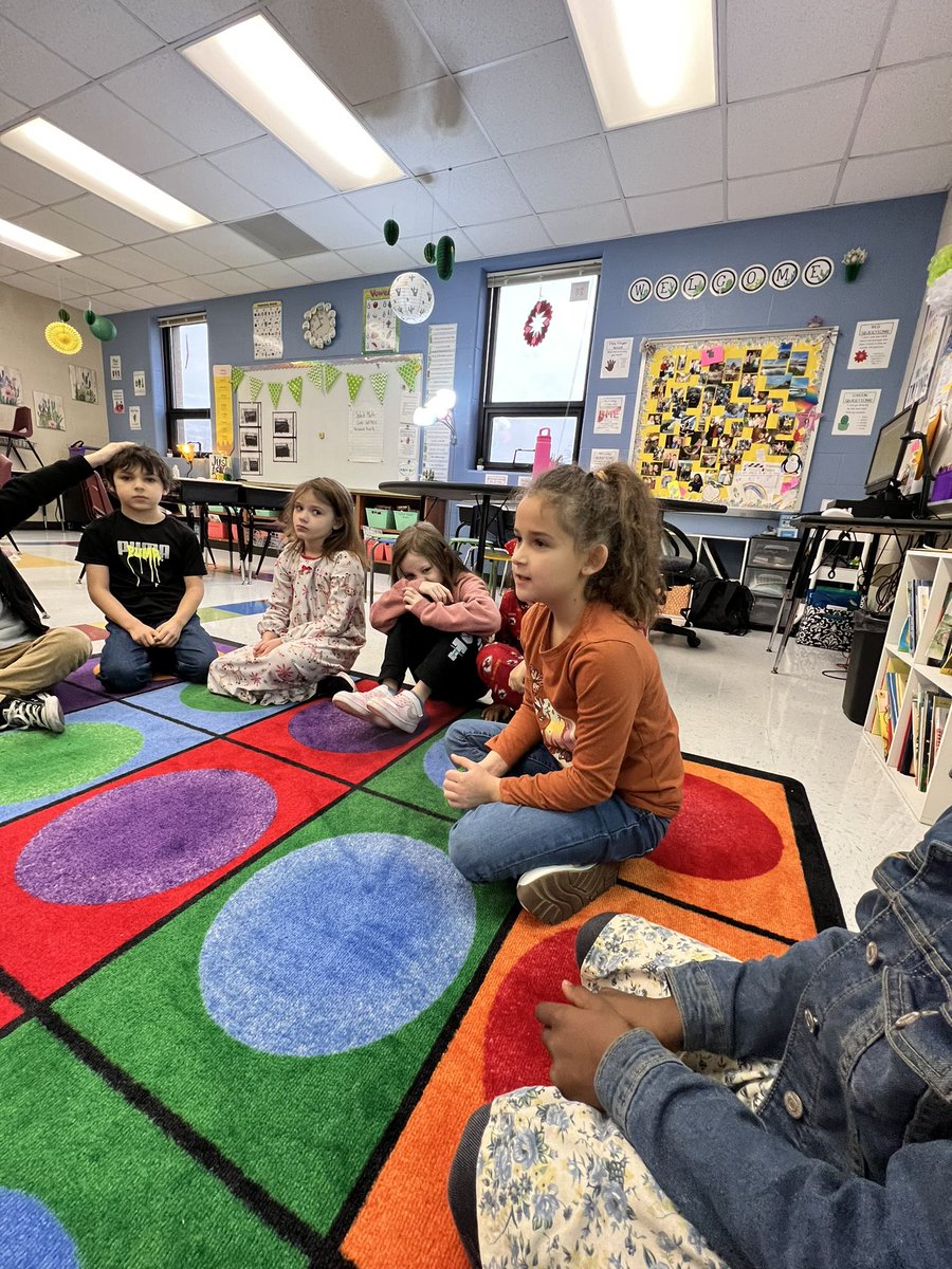 MsWright_2nd's tweet photo. We talked about how we can show honesty during Morning Meeting! These students had some great ideas! 💡🤩 https://t.co/if8c8iD8Cc