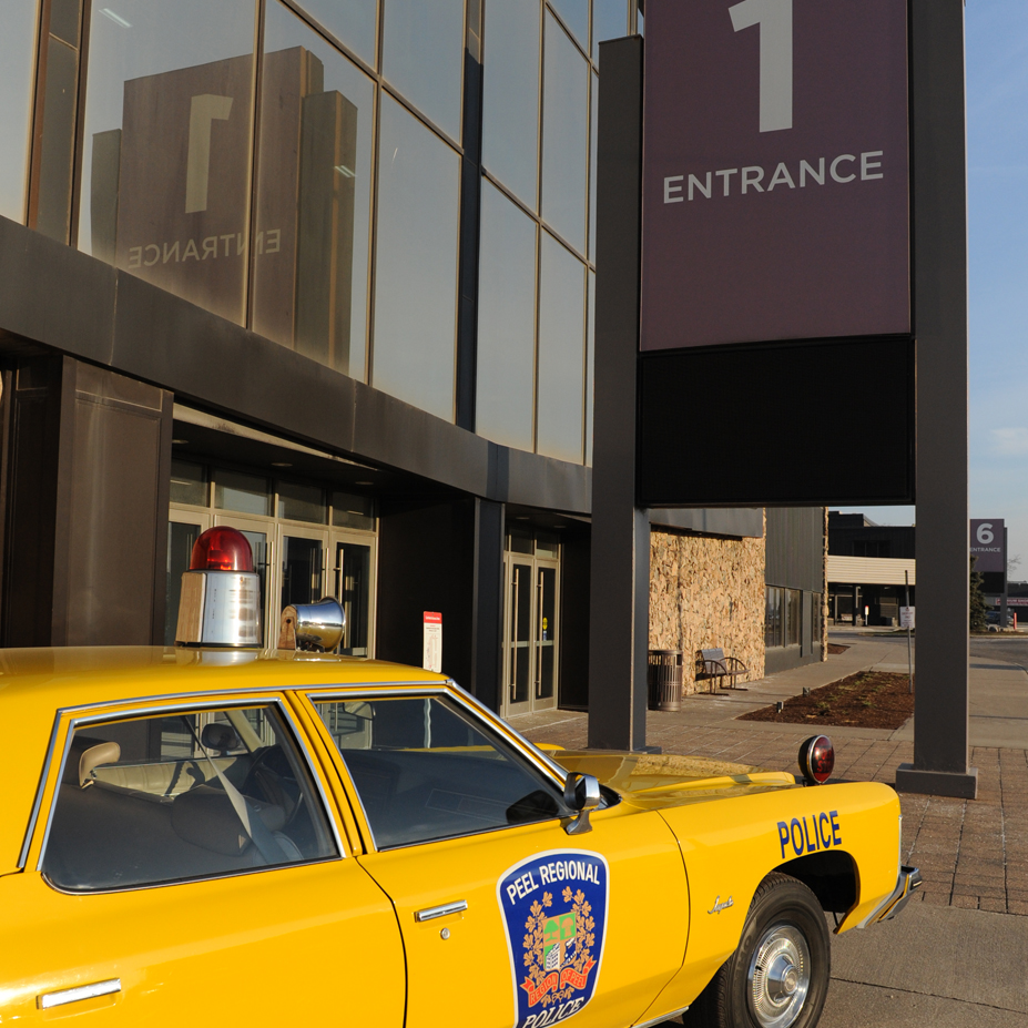 A look at this vintage police car which was highlighted during the Police gala, which took place at Hall 1.  Many dignitaries and Peel Police officers in the City of Mississauga attended this event, making it a memorable night.
#peelpolice #cityofmississauga #@icpresents