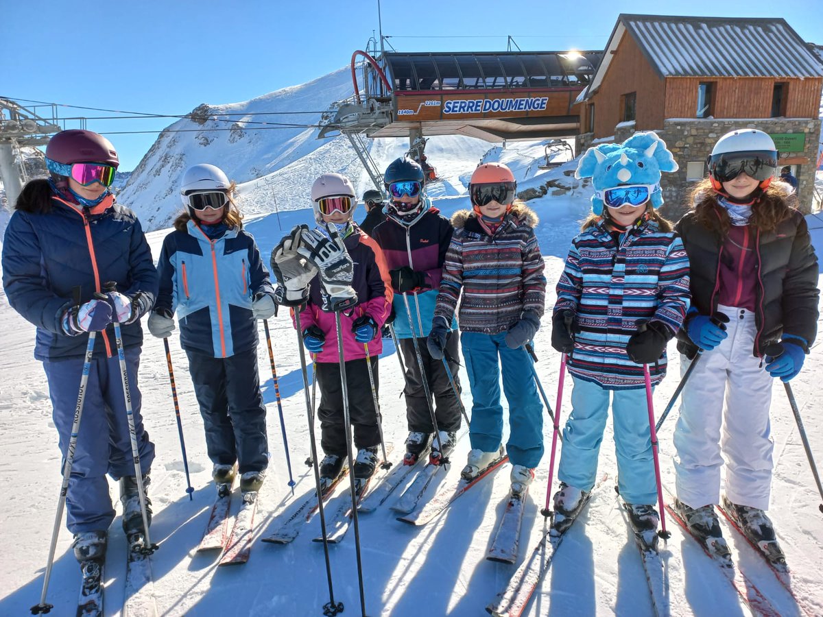 Encore une belle sortie ensoleillée pour l'UNSS du collège Pierre Labitrie...
Nous souhaitons un bon rétablissement à notre professeur accompagnateur.