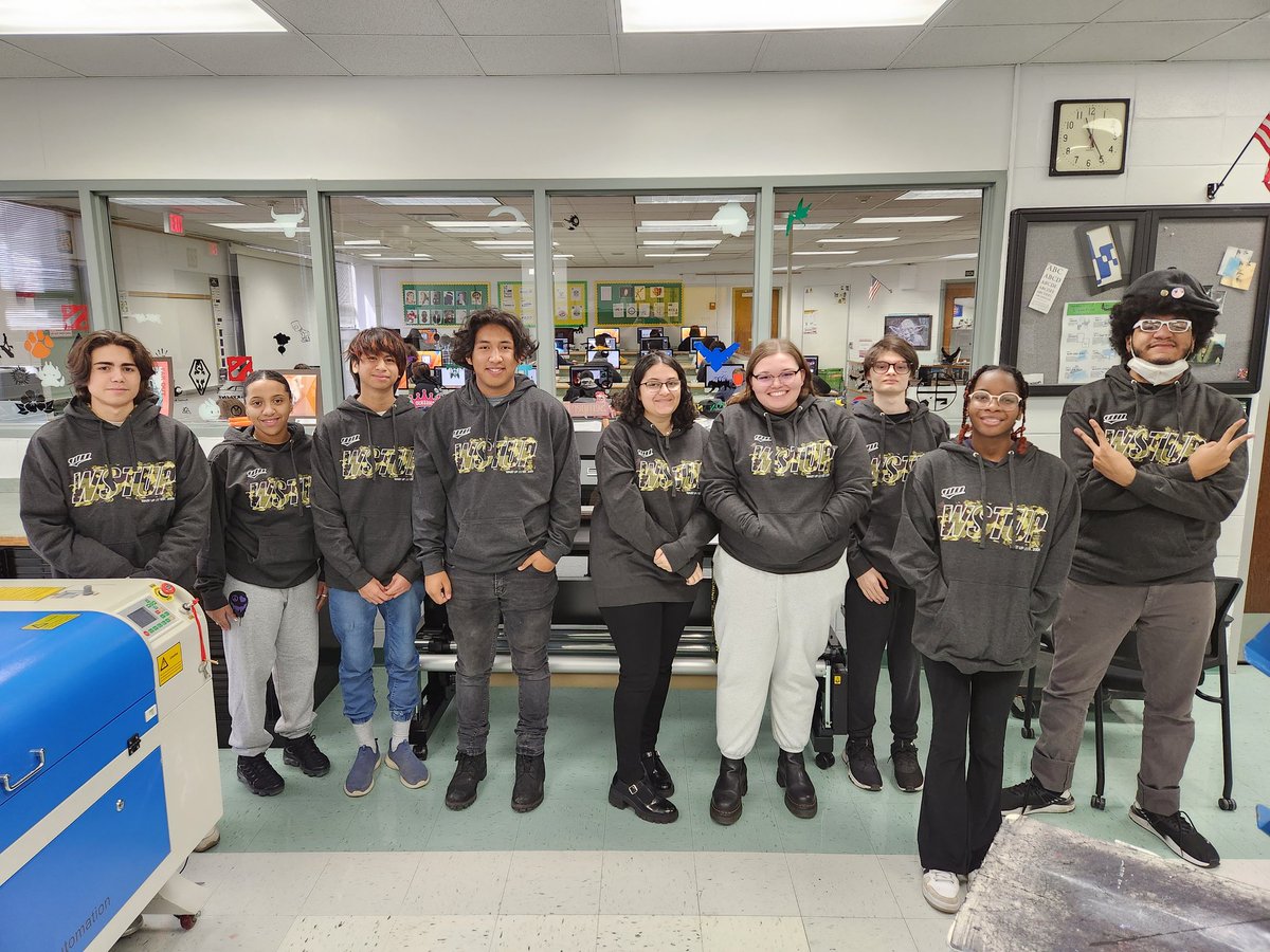EGHS_Graphics's tweet image. Our graphics students had a blast at @WaistUp seeing a working shop and some of our alumni in action!
@ElkGrove_HS @JHHSGraphicArts @rmhsgraphics @PHS_Graphics