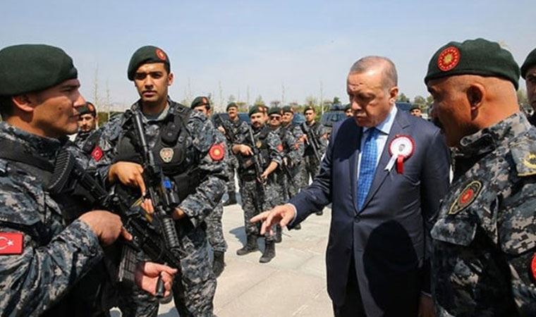 Pazarcık'ta kaç arama kurtarma  personeli çalışıyor: 70

Tayyip Erdoğan Pazarcık'ta kaç kişilik koruma ordusu korudu:700

Başka sözüm yok Hakim Bey