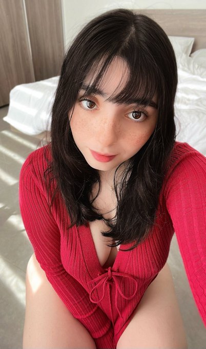 Pic 1 or pic 2? ❤️ https://t.co/a9GuwosMG7