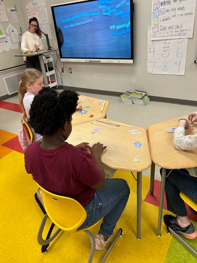 IsdSomerville's tweet photo. Great Things Are Happening At Somerville Elementary Intermediate! 

3rd grade math students compare equivalent fractions using fraction strips in a great hands on activity! 

#wearegrowing! https://t.co/jFvmdhgzaV