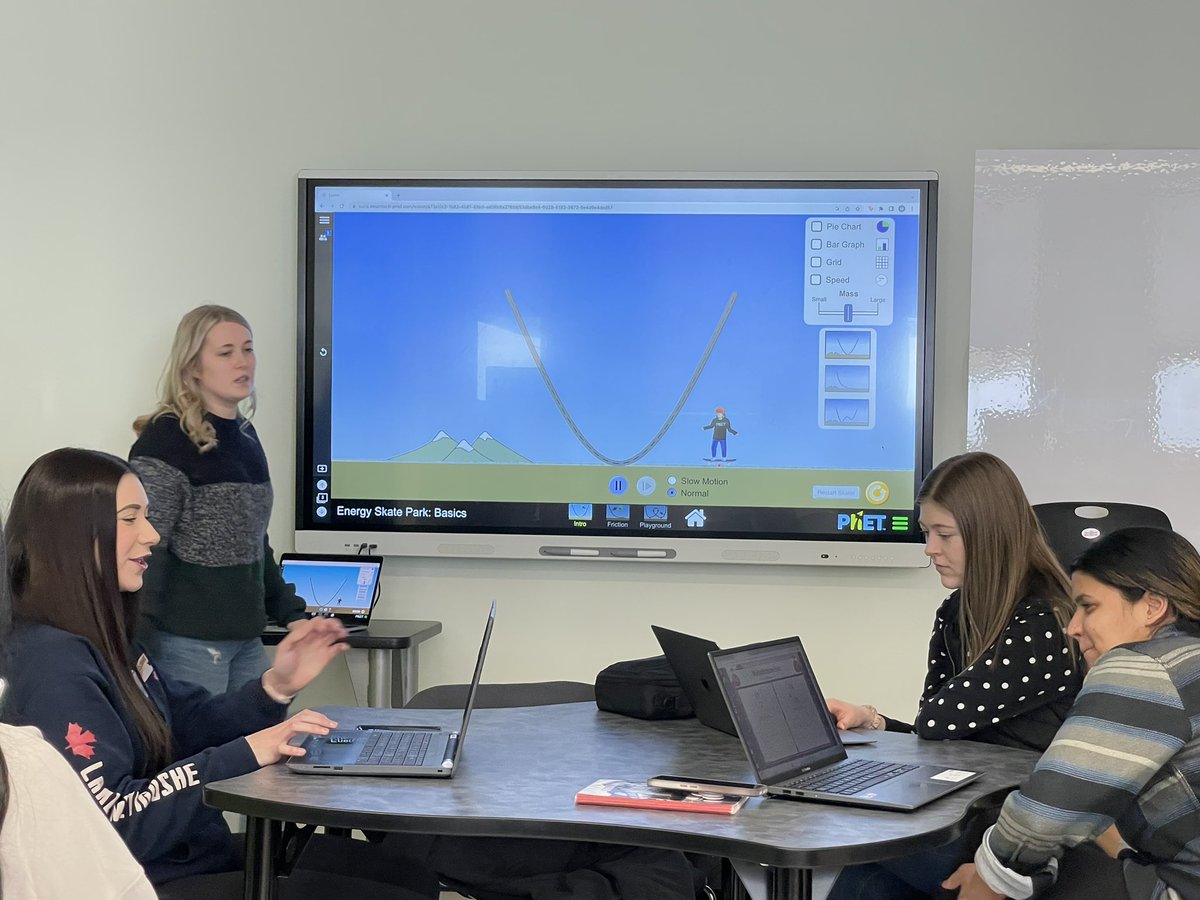 MatteoDiMuro's tweet photo. #ICT362 @SMART_Tech Lumio student  demo day @BU_Faculty_Ed https://t.co/tYbECwJyat