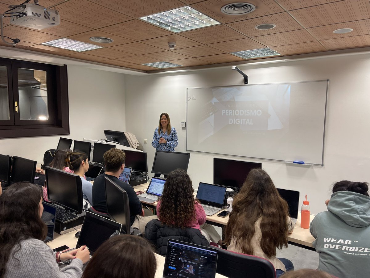 Gracias <a href="/patriciaesle/">Patricia Escalona</a> por compartir tu sabiduría digital en <a href="/A3Noticias/">Antena 3 Noticias</a> con los alumnos de la <a href="/universidadcjc/">UCJC</a> 👏🏻👏🏻👏🏻👏🏻