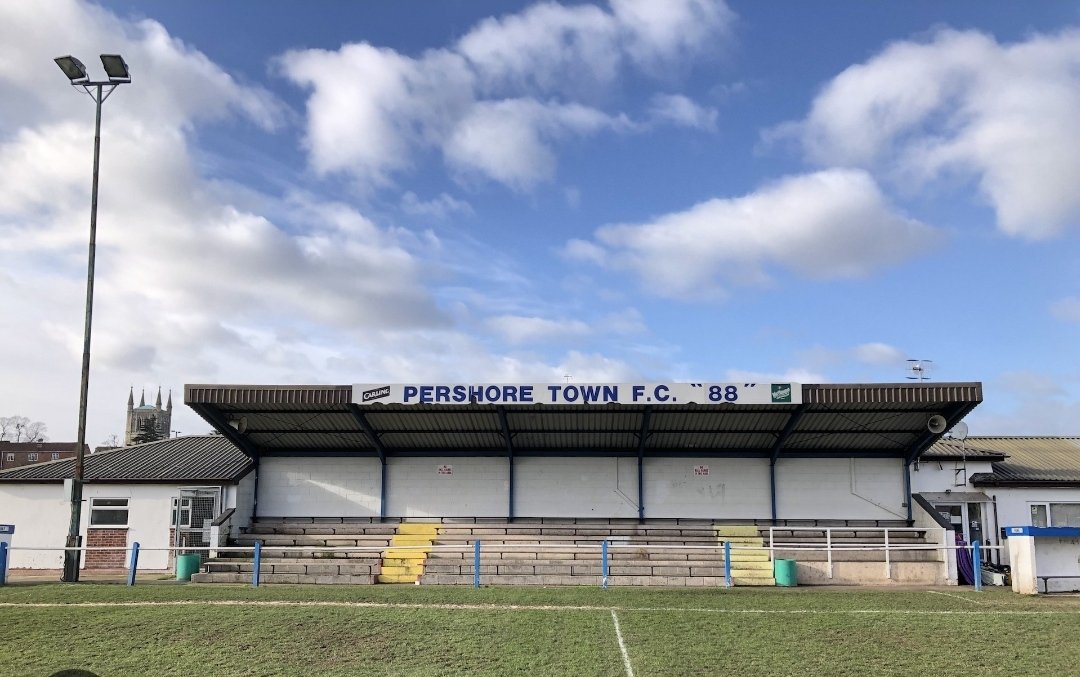 CalneTownFC's tweet photo. Pershore 3 Calne 1 
We go out of the cup at the Qtr final stage, after losing to a very good Pershore side..
Dec scored our goal with a great 25 yard strike. 
Also great to give debuts to our own U18's Fraser Blake (17) Asher Jones (16) 
@CTFC_U18 https://t.co/CEWi9oMtht