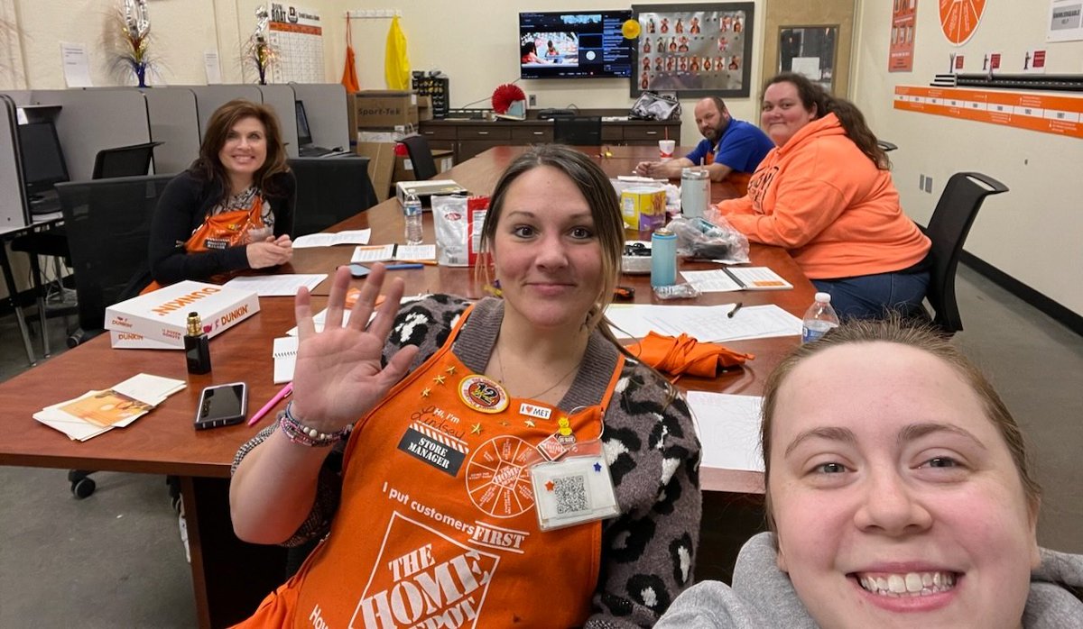 This is how store 3202 does alignment meetings. Learning and  Snacks for days!! #3202rocks <a href="/THD_AlexC/">Alex Cox</a> <a href="/wentzel_jessica/">Jessica Wentzel</a> <a href="/besseyangela1/">Angela Bessey</a> <a href="/whood42/">Will Hood</a> @GarganoTom