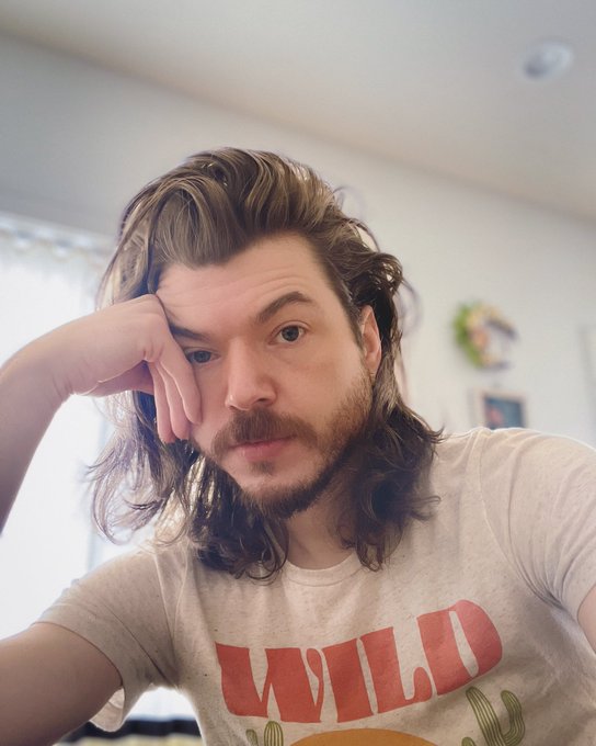 Good morning, greasy. I accidentally &ldquo;attacked&rdquo; @thesiridahl in my sleep last night because I was being<a href="/tag/obviousthirsttrap"class="tags"><span>#obviousthirsttrap</span></a>