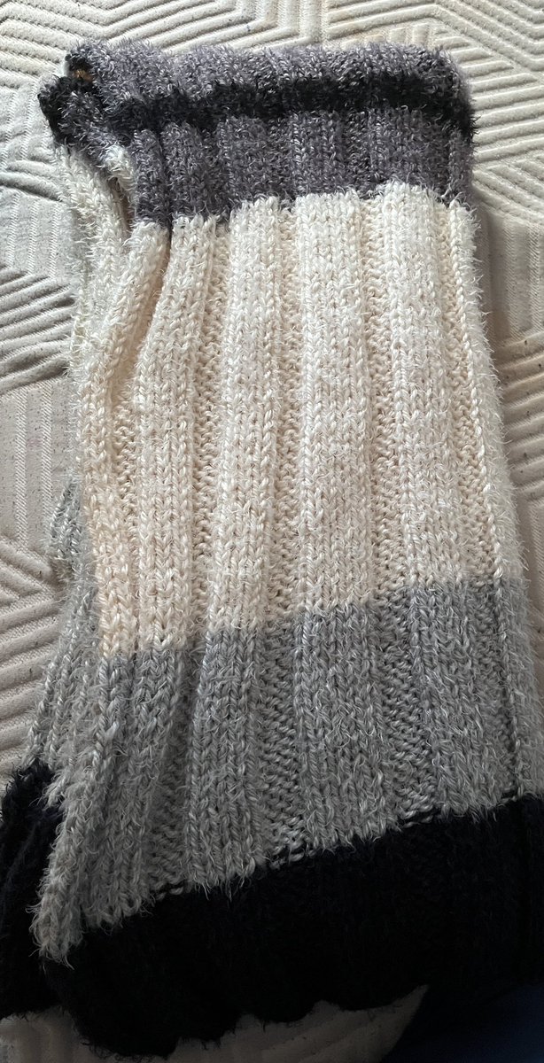 ajackartist's tweet photo. The pandemic blanket is finished! 2yrs in the making. #hugge#knitting https://t.co/wyIvBMEKp7