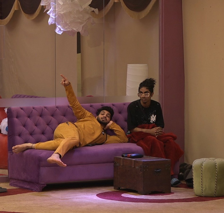 VootSelect's tweet photo. Featuring the cutest couch potatoes of #BiggBoss16🥰

Watch #BiggBoss24hrsLive only on #VootSelect - https://t.co/PX9gJ6UhuY

#ShivThakare #MCStan #BB16OnVS https://t.co/lO269KLp0h