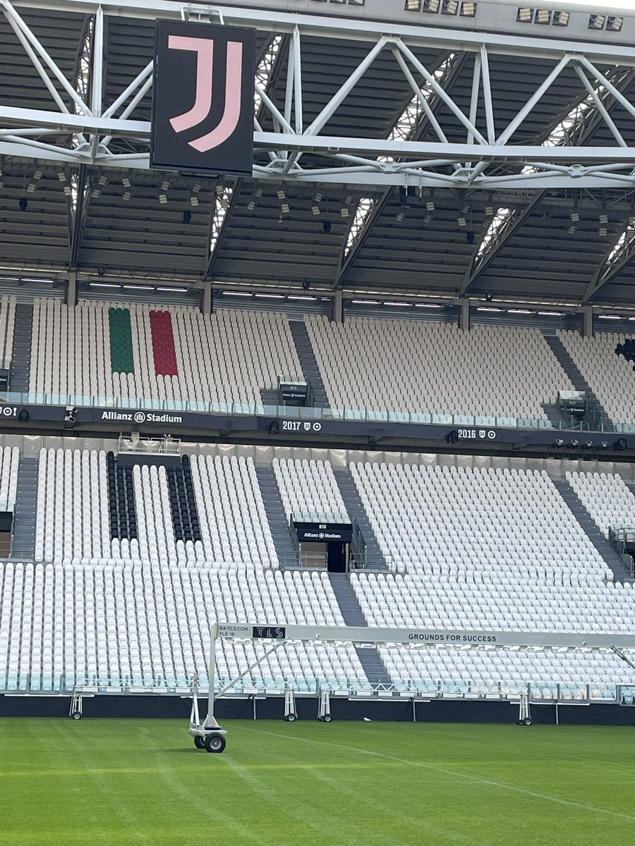 purserlcfc's tweet image. Great trip to Italy visiting Atalanta, Albinoleffe and juventus. Big thanks to @Promotebiostim, Gianluca, Mattea and Matteo.