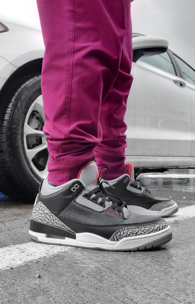 A chilly and wet day in the DFW area..⛈️ Had to bust out my unofficial work #kotd for this type of weather.. Air Jordan 3 'Black Cement'. Happy Hump Day ya'll! #SNKRS #snkrsliveheatingup #rockdontstock #wearyourdamnkicks #sneakerhead