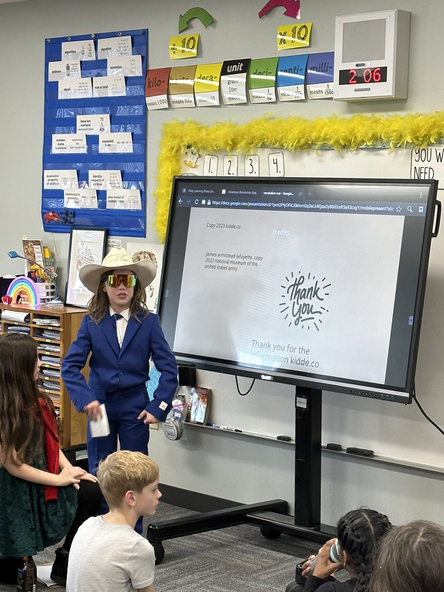 adeDCSD's tweet photo. American Revolution presentations in @ADESjmay &amp; @ADESRowe.  Awesomeness!!🤴🏻🎩🕰️📜 https://t.co/fM6IK0wcM2