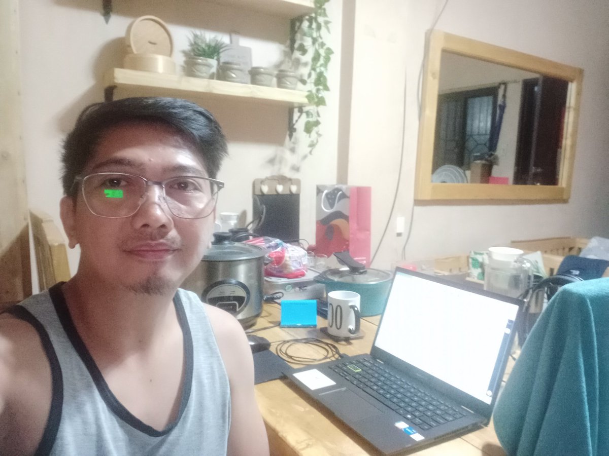 jayarsoro's tweet photo. Work mode.. Thank you Lord at Thursday na!!! https://t.co/F8ABfNsK1t