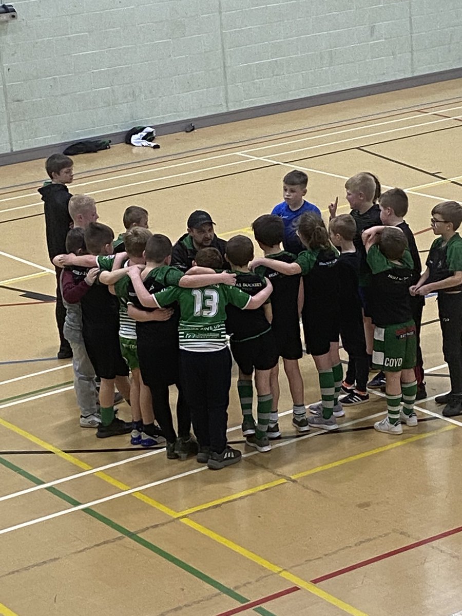 Thank you to two <a href="/HullDockers2016/">Hull Dockers U15s 2025</a> players for helping coach us tonight ⚪️🟢 #1inallin