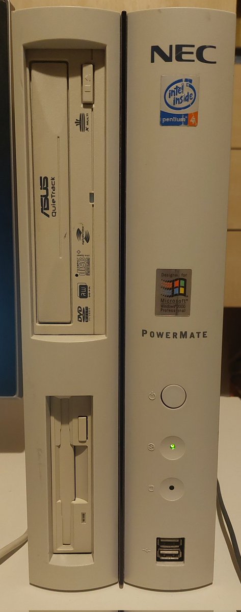 TheCzeky's tweet photo. NEC PowerMate Low profile machine. This was a beast to upgrade, I lucked out on the video card. Runs Quake 3 like a charm. https://t.co/1ubc88ebor
