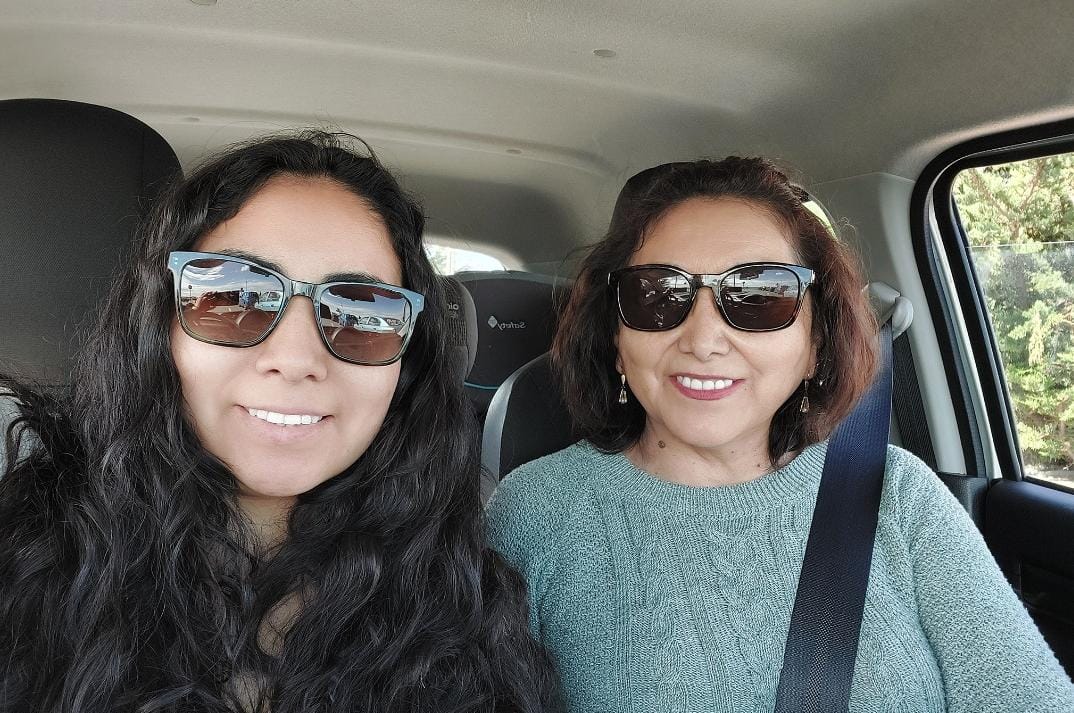 marisolAndrad55's tweet photo. Hermosa tarde de Madre e Hija 🥰🥰🥰 https://t.co/SYDkYezZs0