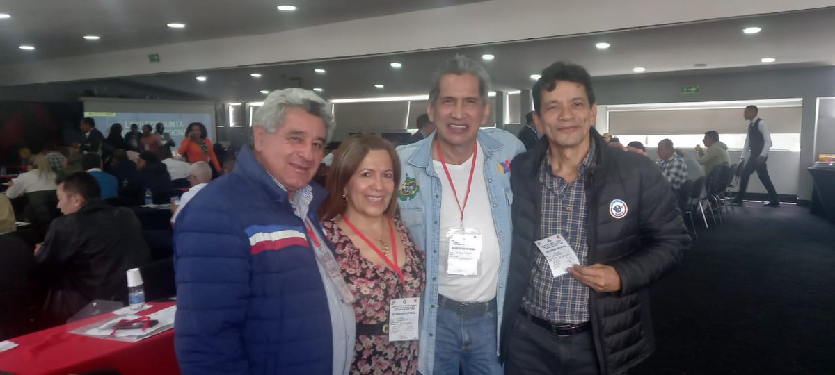 CutSantander's tweet photo. #CUTNacional 

@CutSantander presente en LXXII Junta Directiva Nal de @cutcolombia con nuestros delegados: presidente @wilsonferrerd, Secretario de finanzas Raúl Hernández, Responsable de DDHH y Comunicaciones @Nohora1108 y el Resp de Relaciones Internacionales Luis Jesús Gamboa. https://t.co/jS5VpX5fRb