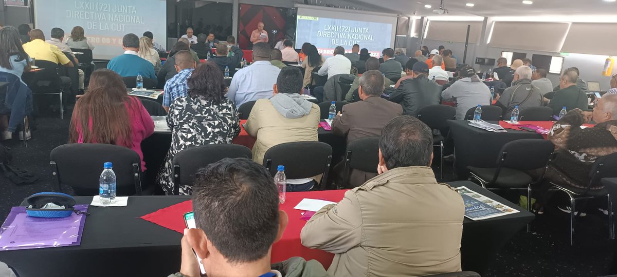 CutSantander's tweet photo. #CUTNacional 

@CutSantander presente en LXXII Junta Directiva Nal de @cutcolombia con nuestros delegados: presidente @wilsonferrerd, Secretario de finanzas Raúl Hernández, Responsable de DDHH y Comunicaciones @Nohora1108 y el Resp de Relaciones Internacionales Luis Jesús Gamboa. https://t.co/jS5VpX5fRb