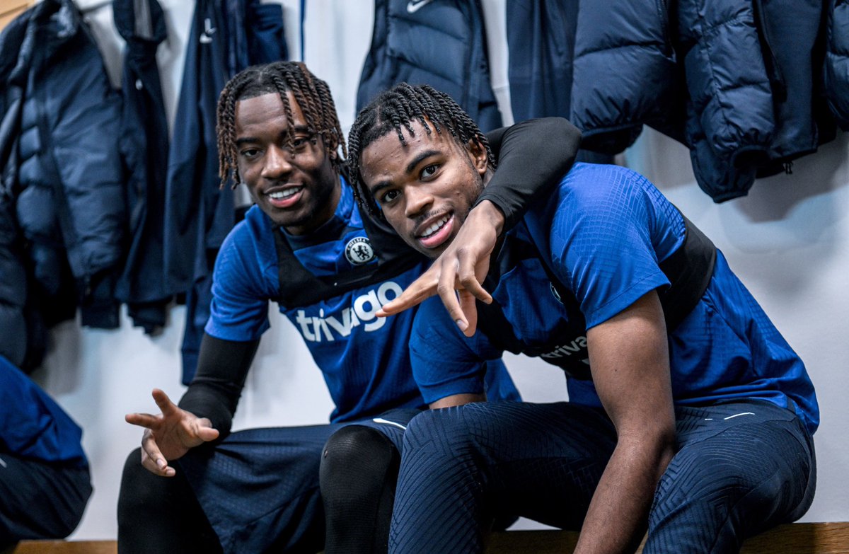 🧏🏾‍♂️🔔