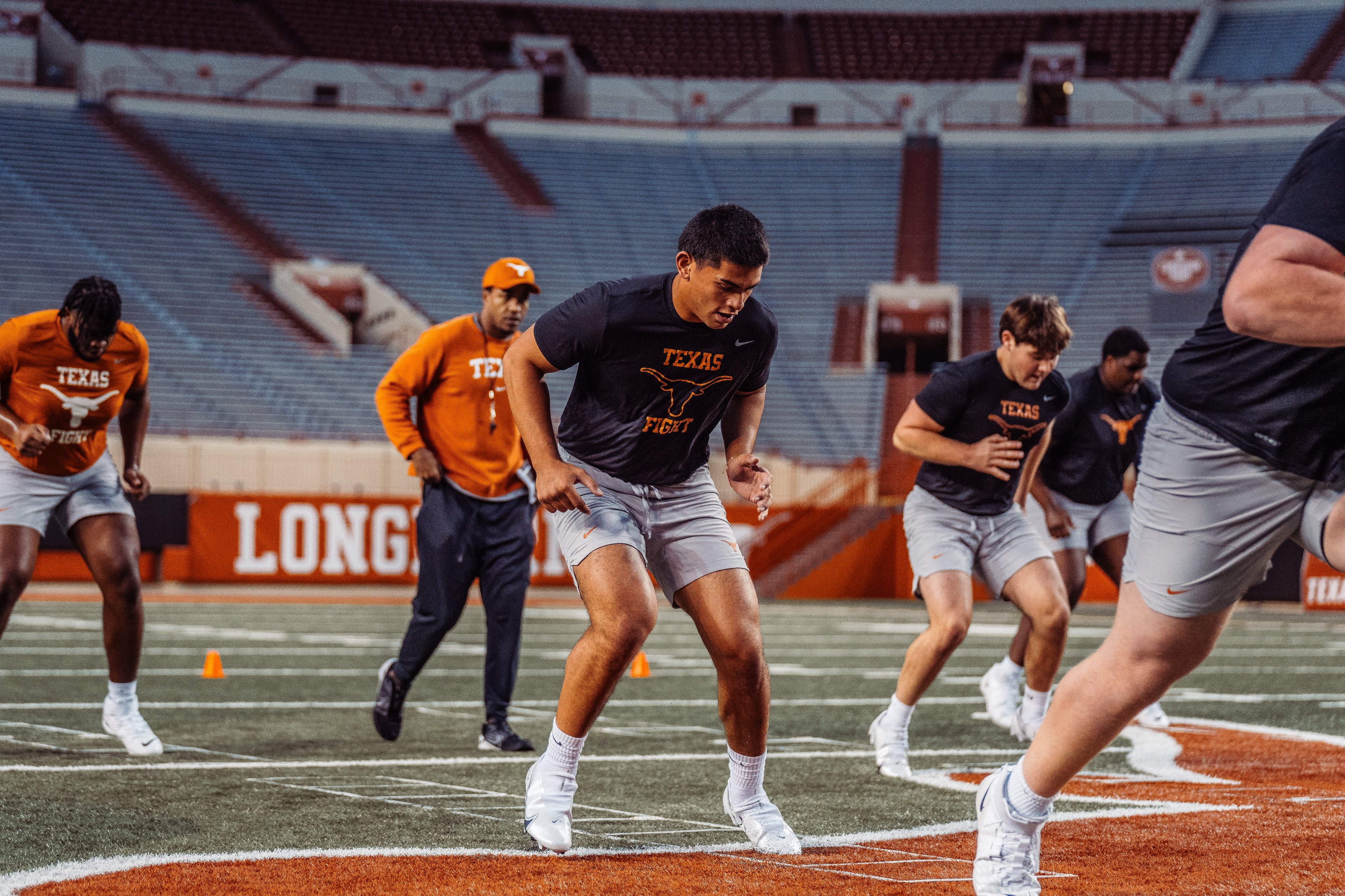 Jogo De Futebol Da Faculdade Dos Longhorns De Texas Imagem de Stock  Editorial - Imagem de homem, longhors: 13312764