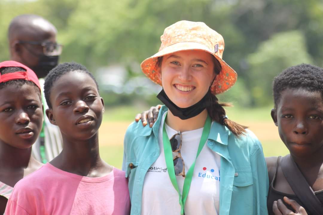 Halsa_IntTogo's tweet photo. Depuis le début de l'année nous étions occupés à travailler avec nos bénéficiaires et à développer de nouveaux programmes pour le bien-être de ces enfants et jeunes filles mères victimes d'exclusion sociale avec lesquels nous travaillons.  
https://t.co/4sfXHFzaSi

#TT228 #child https://t.co/x0fOoemJs0