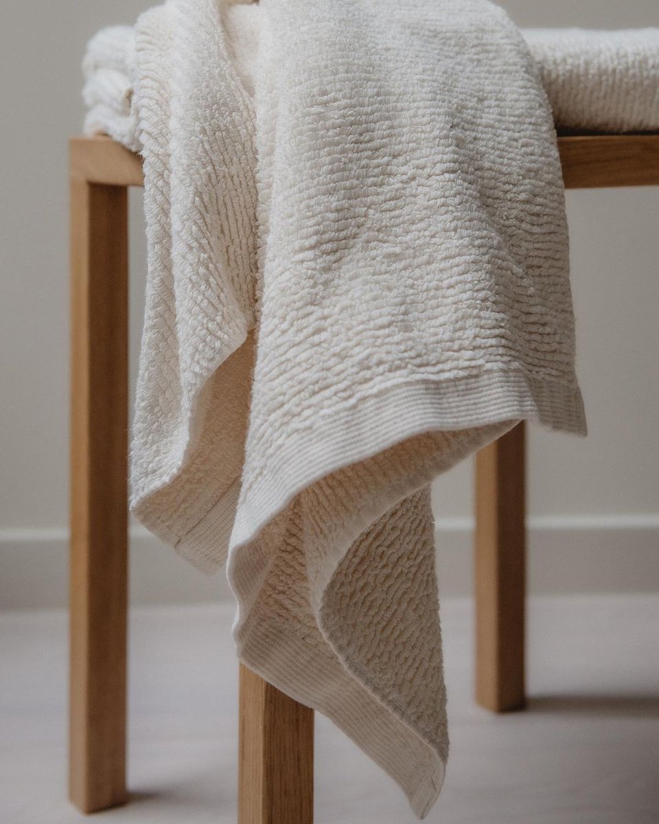 “Once you use these, you don’t want to use any other towel anymore.” Renee s. 

We’re so happy with all your lovely reviews, thank you🙏🏼

#undyedtowel #organiccotton #rethinkingtextiles #bymolle