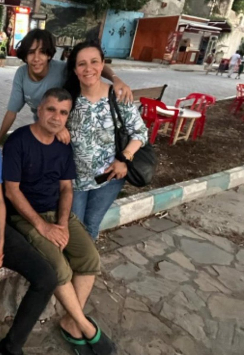 65 saattir Gülay Altun Semra Sağır Gülay Sağır Müslüm Sağır ve Yunus Emre Sağır Ailemizden hala haber alamıyoruz enkaz altındalar yardımınıza ihtiyacımız var
 Ürgenpaşa mah Atatürk caddesi Suphi Karakaya apartman no 67 HATAY
#rahatdeğiliz #Hatay #Turkey #enkaz #ENKAZALTINDA