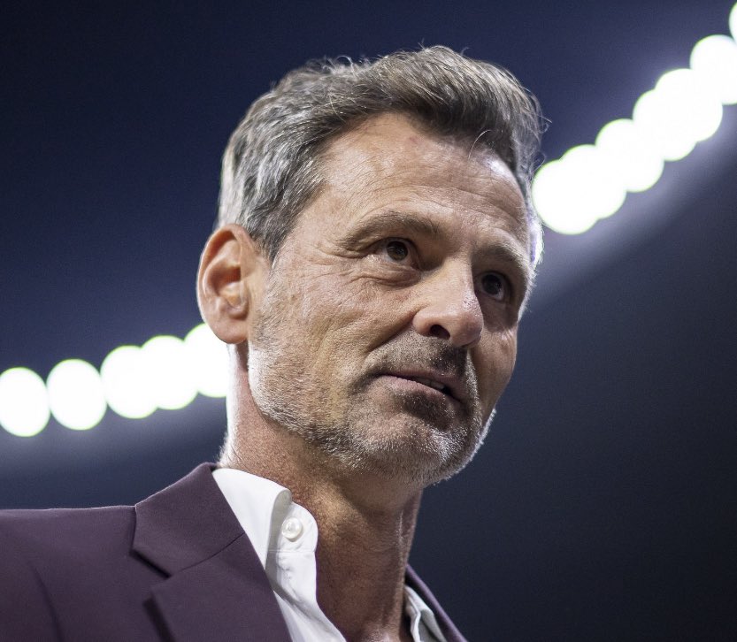 #DiegoCocca sería considerado como un #Traidor si deja a <a href="/TigresOficial/">Club Tigres 🐯</a> por irse como DT de #México ?

SI - Retweet 🔁
NO - Like 👍