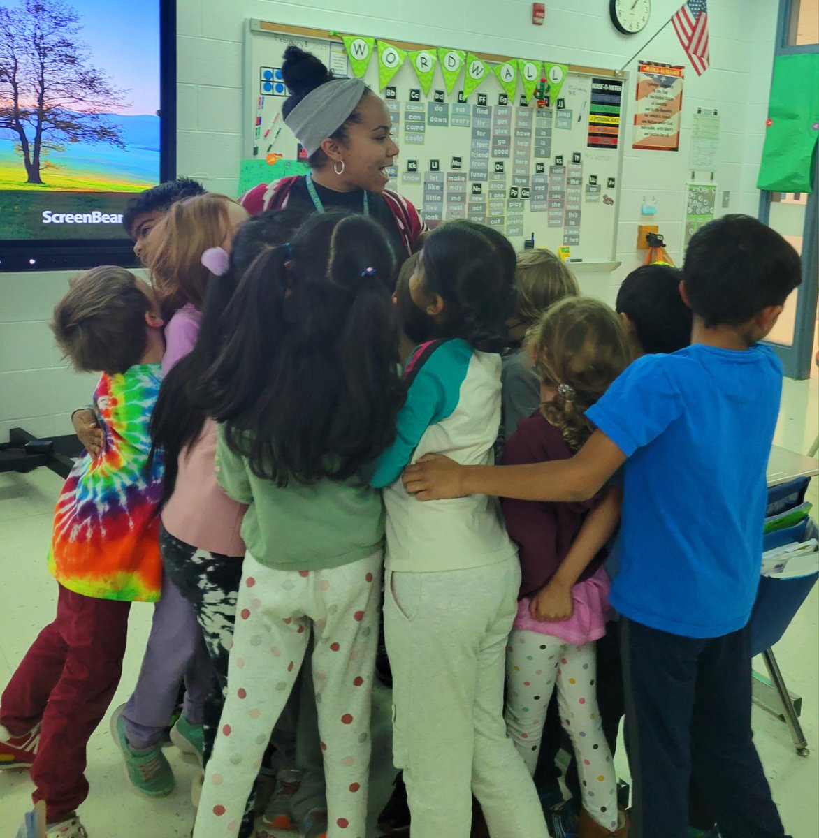 BTESTweets's tweet photo. Our first grade LOVES their counselor! #NationalSchoolCounselingWeek https://t.co/dhHNKdynXZ