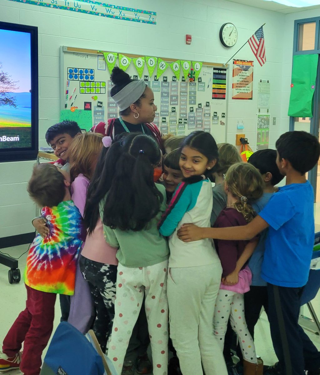 BTESTweets's tweet photo. Our first grade LOVES their counselor! #NationalSchoolCounselingWeek https://t.co/dhHNKdynXZ