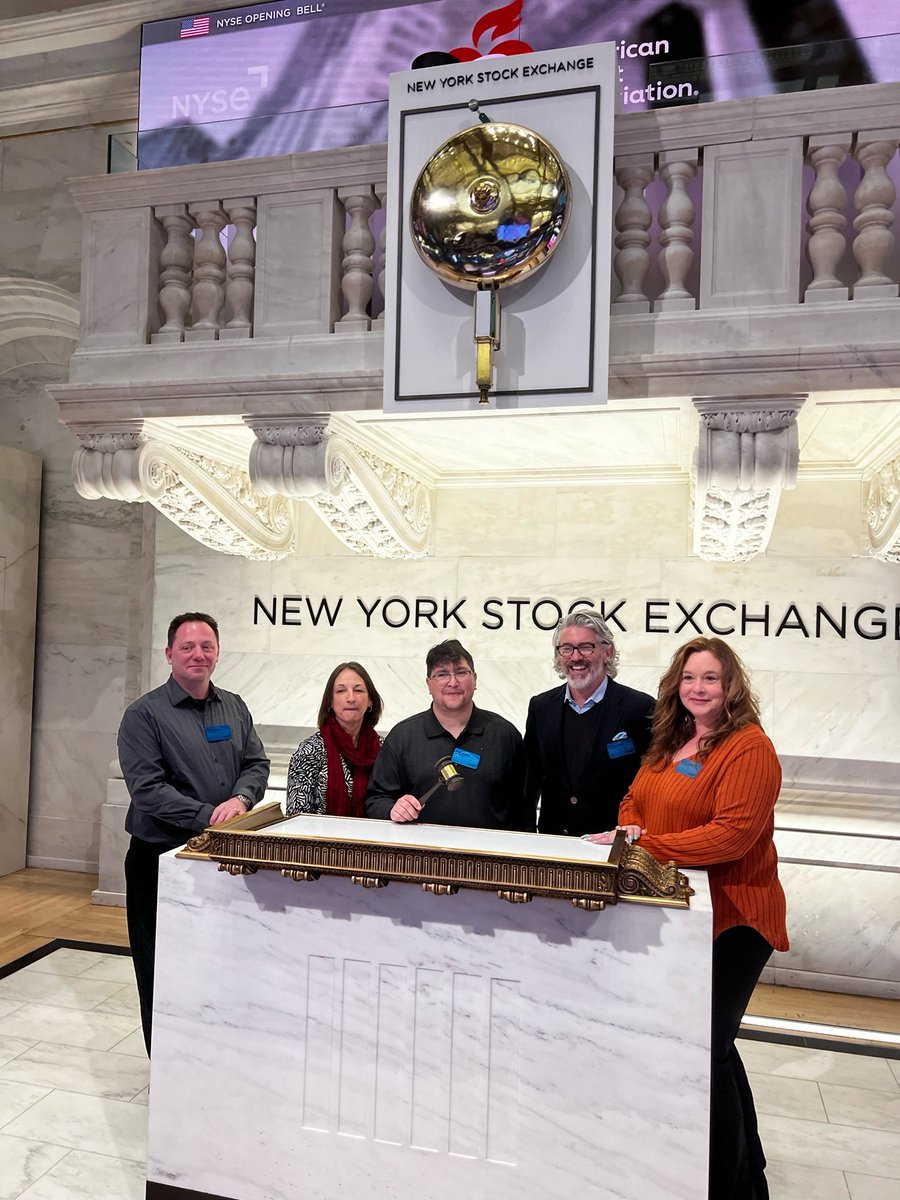 stockperks's tweet photo. Awesome day bringing lucky $RAD shareholder to @NYSE floor to learn how it works! @riteaid getting #retailinvestor engagement right! 

Such a success we're going to do it again (enter via the #stockperks app)

#investorrelations #nyse #nyselisted #irchat https://t.co/hFZvnzv5lx
