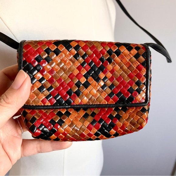 Sashalb29's tweet photo. So good I had to share! Check out all the items I'm loving on @Poshmarkapp #poshmark #fashion #style #shopmycloset #bally #vintage #burberry: https://t.co/p43i2JBk1D https://t.co/1wP4uawlYs