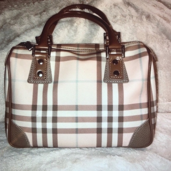 Sashalb29's tweet photo. So good I had to share! Check out all the items I'm loving on @Poshmarkapp #poshmark #fashion #style #shopmycloset #bally #vintage #burberry: https://t.co/p43i2JBk1D https://t.co/1wP4uawlYs