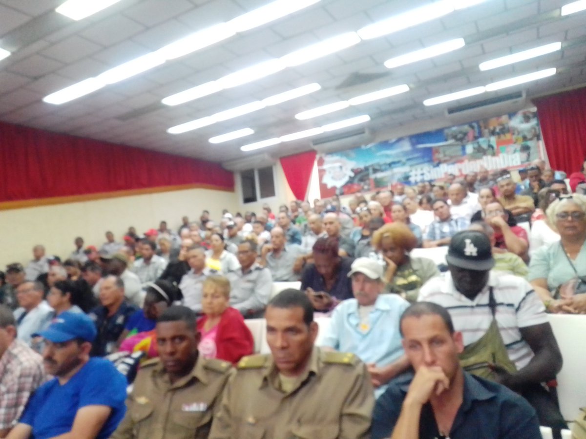 YennyCarvjal's tweet photo. Participamos en la reunión resumen de la preparación para la defensa desarrollada en la jornada de hoy en la provincia a los Consejos de Defensa de Zona.#Cuba #LatirAvileño #Chambas. https://t.co/76KhalbgzS