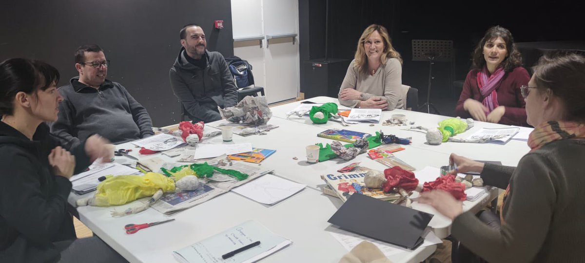 Dans les coulisses de Scène 55 à #Mougins…
▶️ Ce mercredi, dans le cadre du projet Marionnettes, avec la Cie L'Arc Électrique : intervention de Charlotte Gosselin auprès des enseignantes avant de dispenser, ce jeudi, les ateliers dans les écoles (Mougins le Haut et St-Martin) 👍🏻