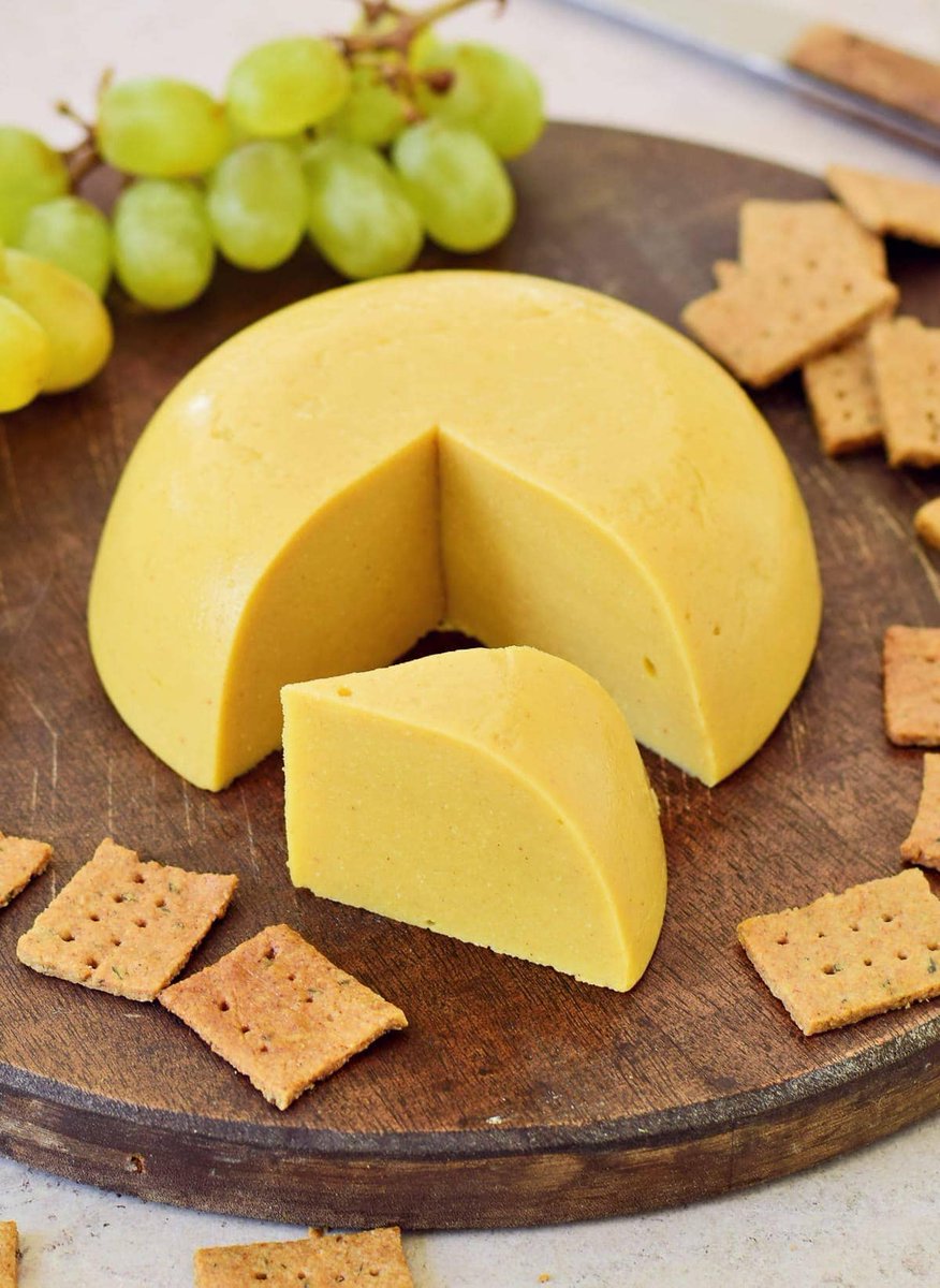 Homemade firm vegan cheese!
It’s dairy-free, nut-free, and super easy to make. 😃
Recipe: elavegan.com/vegan-cheese-r…
#elavegan
#vegan
#glutefree
#vegancheese