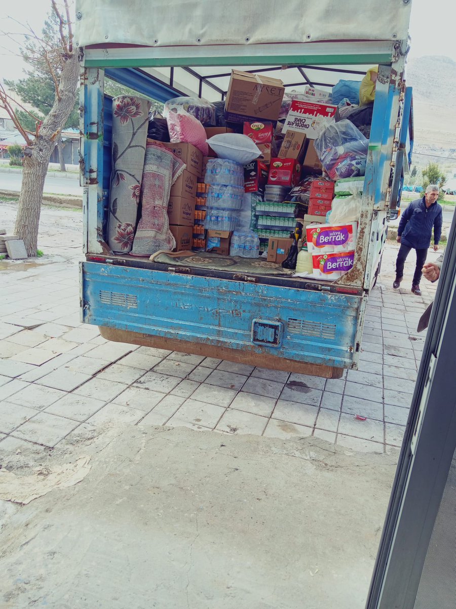 DmSeydo's tweet photo. Deva partisi Derik ilçe teşkilatı olarak Deprem bölgelerine gönderilmek üzere yardım Aracınız hayırlısıyla günderdik katkısı olan herkese Allah hayrınız kabul etsin inşallah hayırlara vesile olmasını temenni ediyorum günü bugündür Derik .
#Devapartisi #Derikdeva https://t.co/HWDdxP2Du3